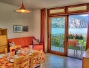 ferienwohnung-malcesine-direkt-am-see-eine-schlafzimmer-wohn-kochzimmer-03